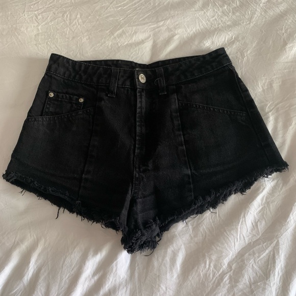 frayed hem jean shorts - Picture 2 of 3